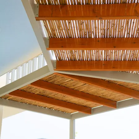 Physis Fokida Эратини